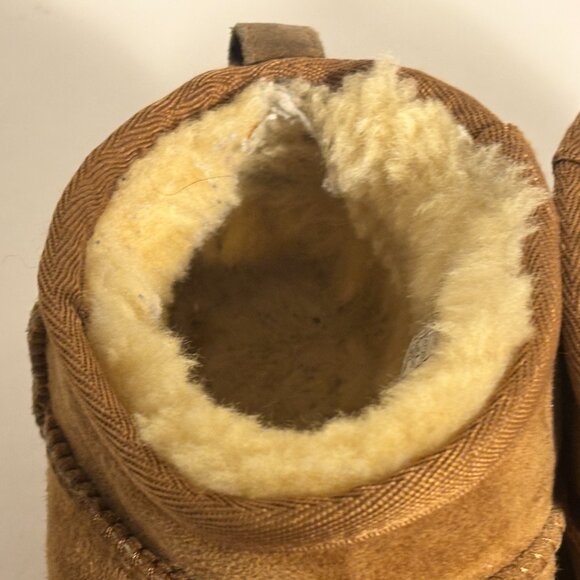UGG Kids Classic Ultra Mini Boots Chestnut Suede Size 2 Youth - Picture 12 of 16